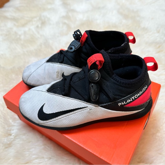 Jr Phantom VSN 2 Club DF IC - Indoor court / Futsal Flat bottom sneaker shoes - Picture 10 of 11